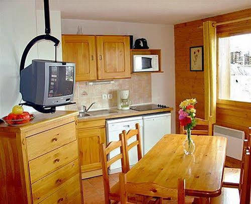 Madame Vacances Les Chalets Du Praz Ла-Плань Экстерьер фото